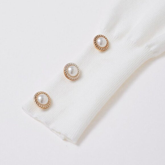 Chicwish - V-Neck Cutout Back Bowknot Tiered Hem Knit Dress in White - XS-S - Picture 6 of 6